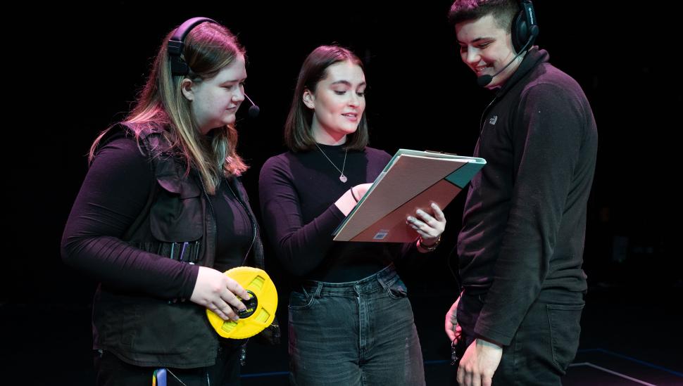 Drama School vs. University The Big Differences London academy of music & dramatic art